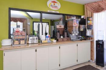 Super 8 by Wyndham Los Angeles/Alhambra